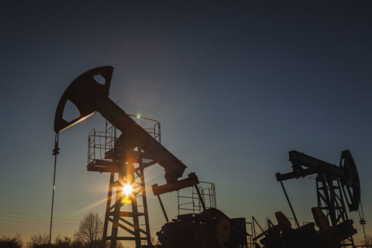 Oil prices steady as Iran reviews US deal to end war