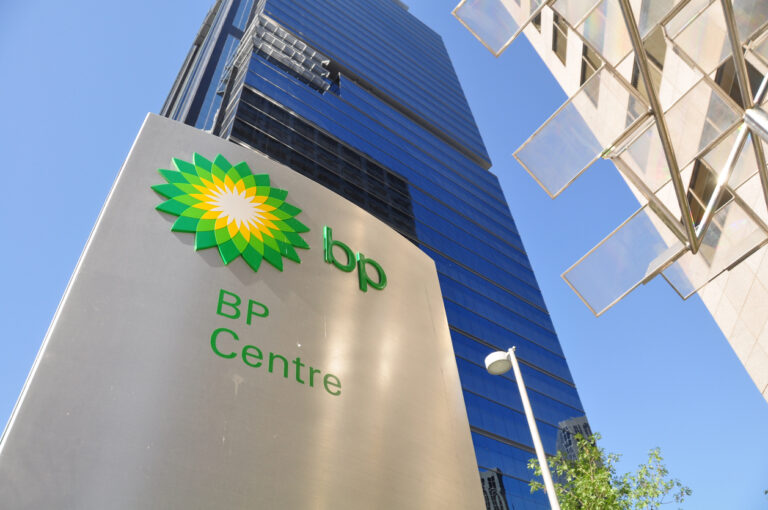 bp awards Halliburton drilling services contract for Bumerangue appraisal