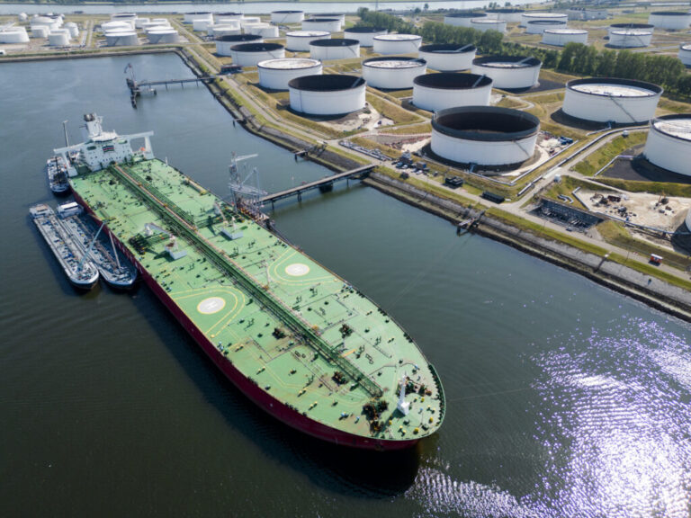 Oil prices on pace for weekly gain amid Hormuz supply uncertainty